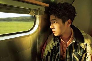 何炅爆料刘昊然健身照视频,肌肉线条引热议